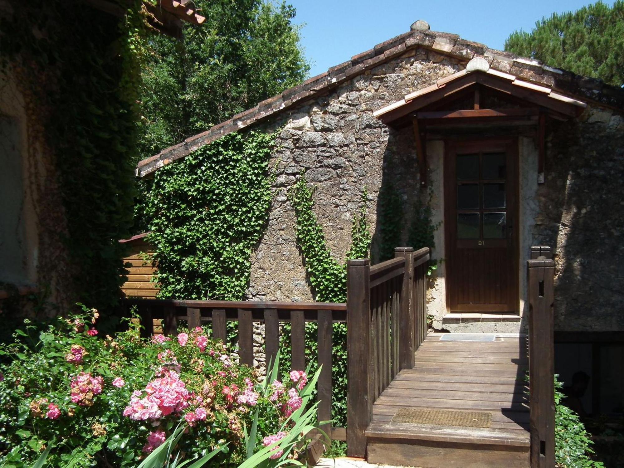 Villa Domaine De Gavaudun Exterior foto